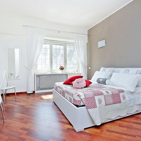 San Pietro Stazione Guesthouse Рим Стая снимка