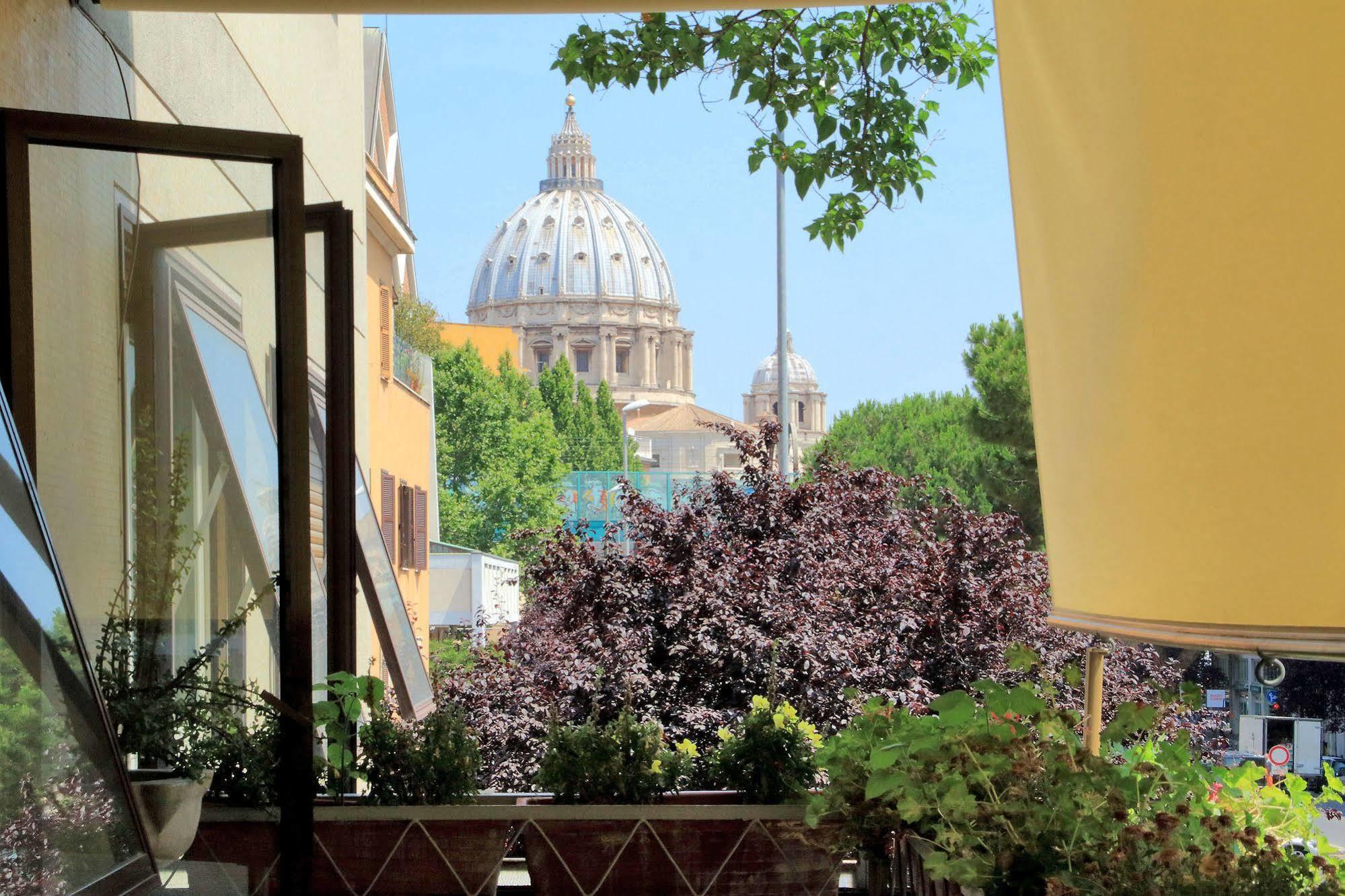 San Pietro Stazione Guesthouse Рим Екстериор снимка