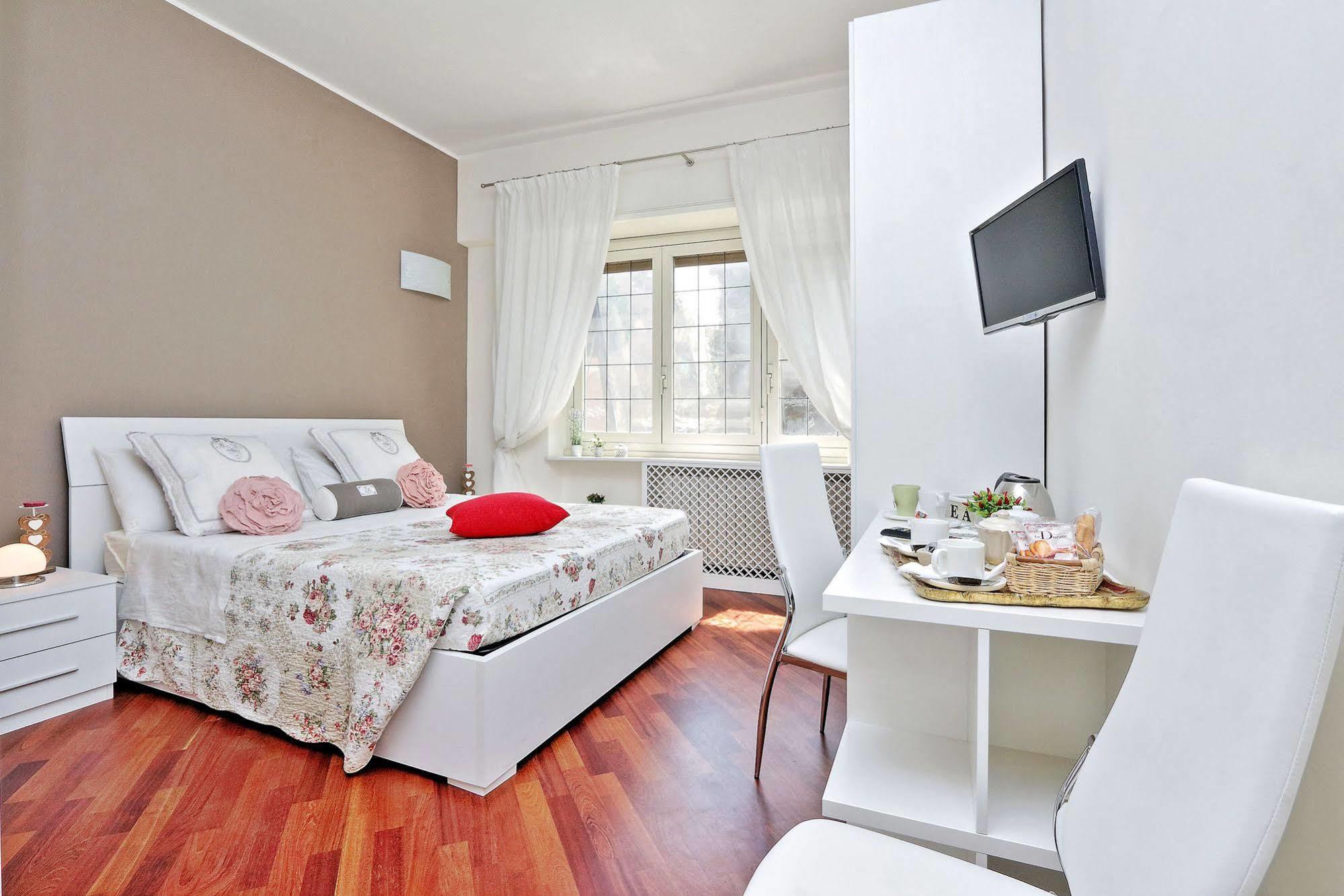 San Pietro Stazione Guesthouse Рим Екстериор снимка