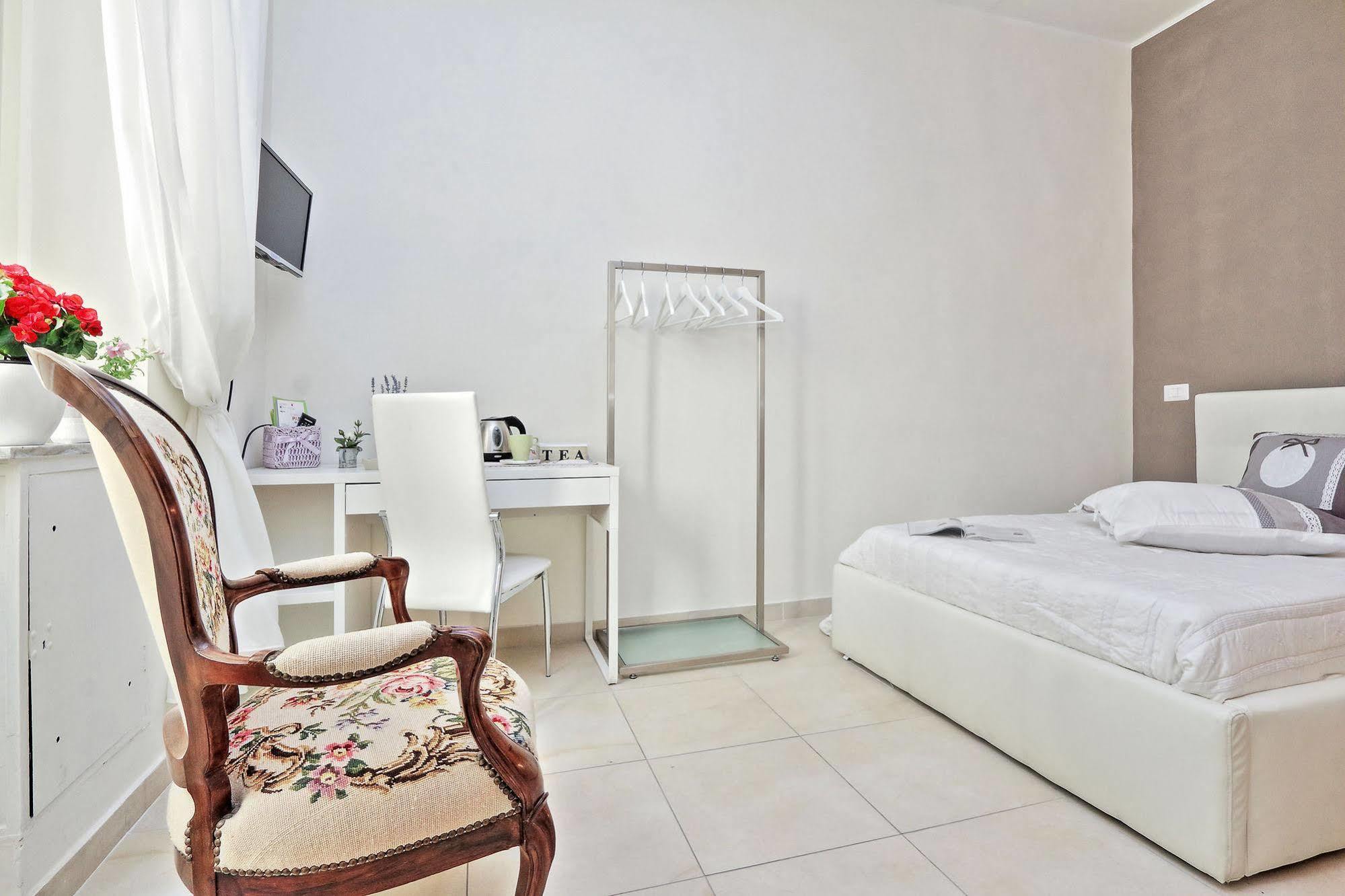 San Pietro Stazione Guesthouse Рим Екстериор снимка