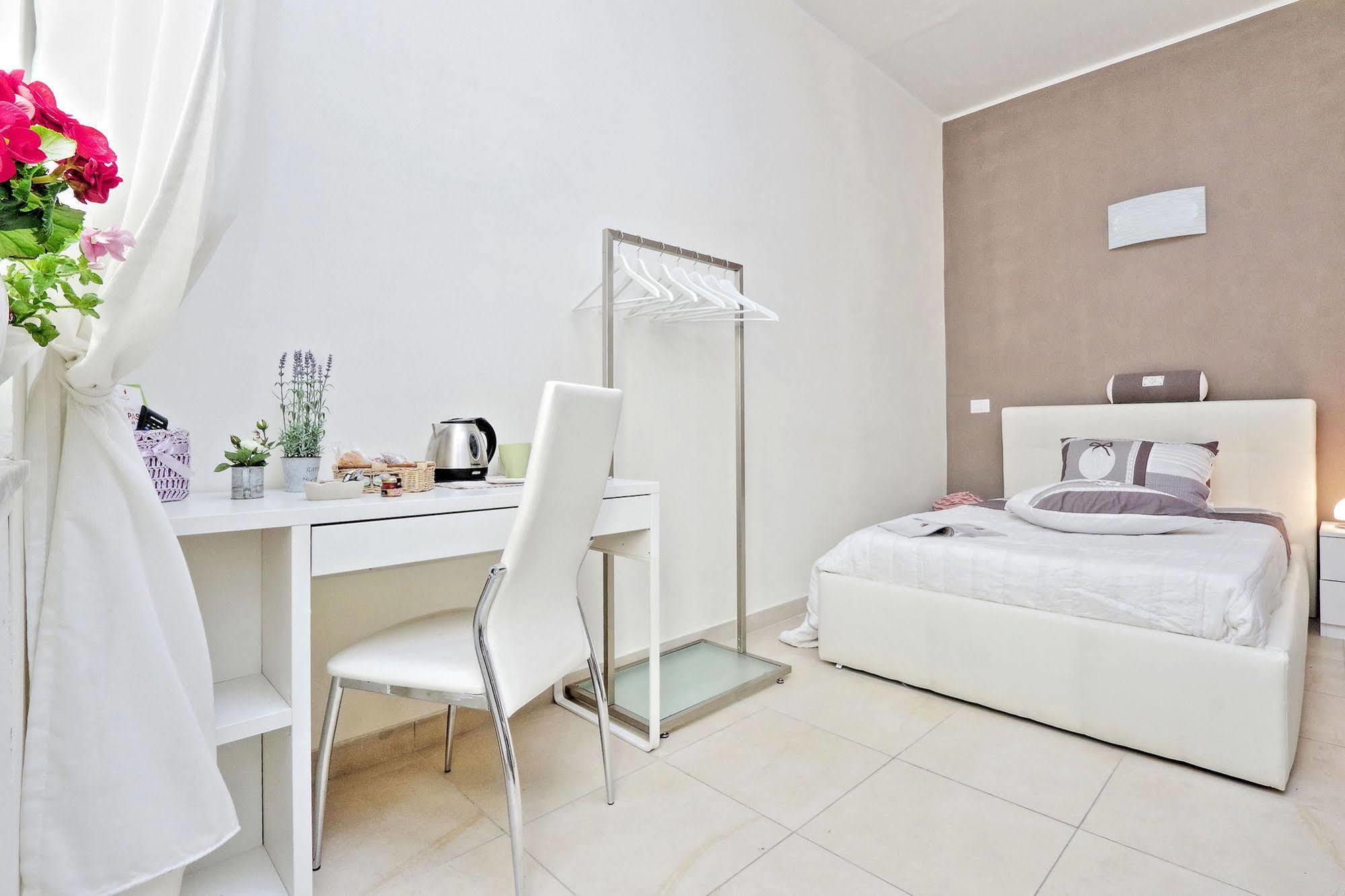 San Pietro Stazione Guesthouse Рим Екстериор снимка